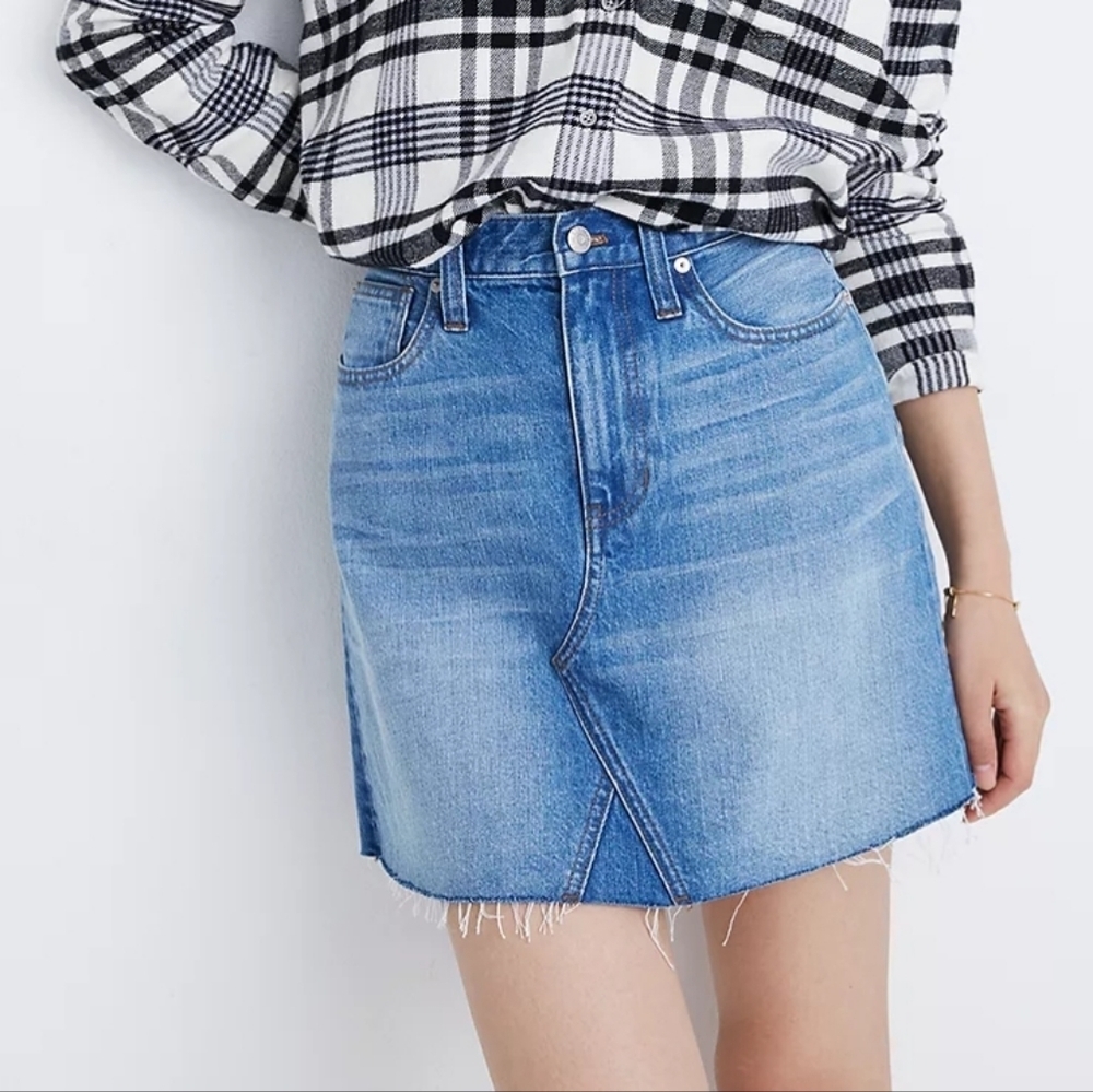Madewell Rigid Denim A-Line Mini Skirt in Leandra Wash Size 31